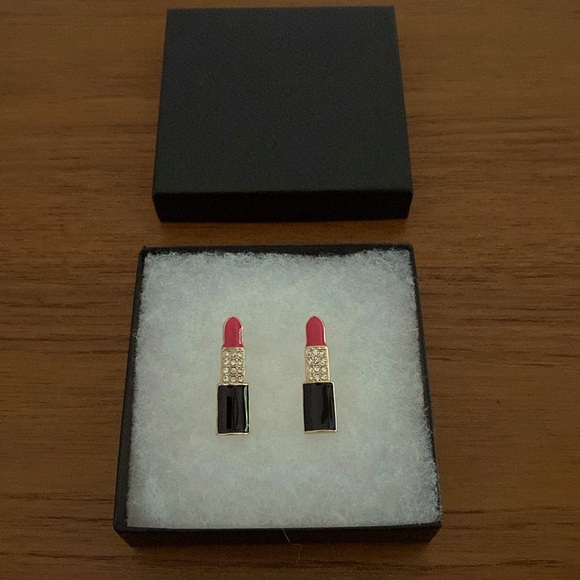 NWOT  Lipstick Earrings (possibly Betsy Johnson) saw them on another post - Picture 2 of 3